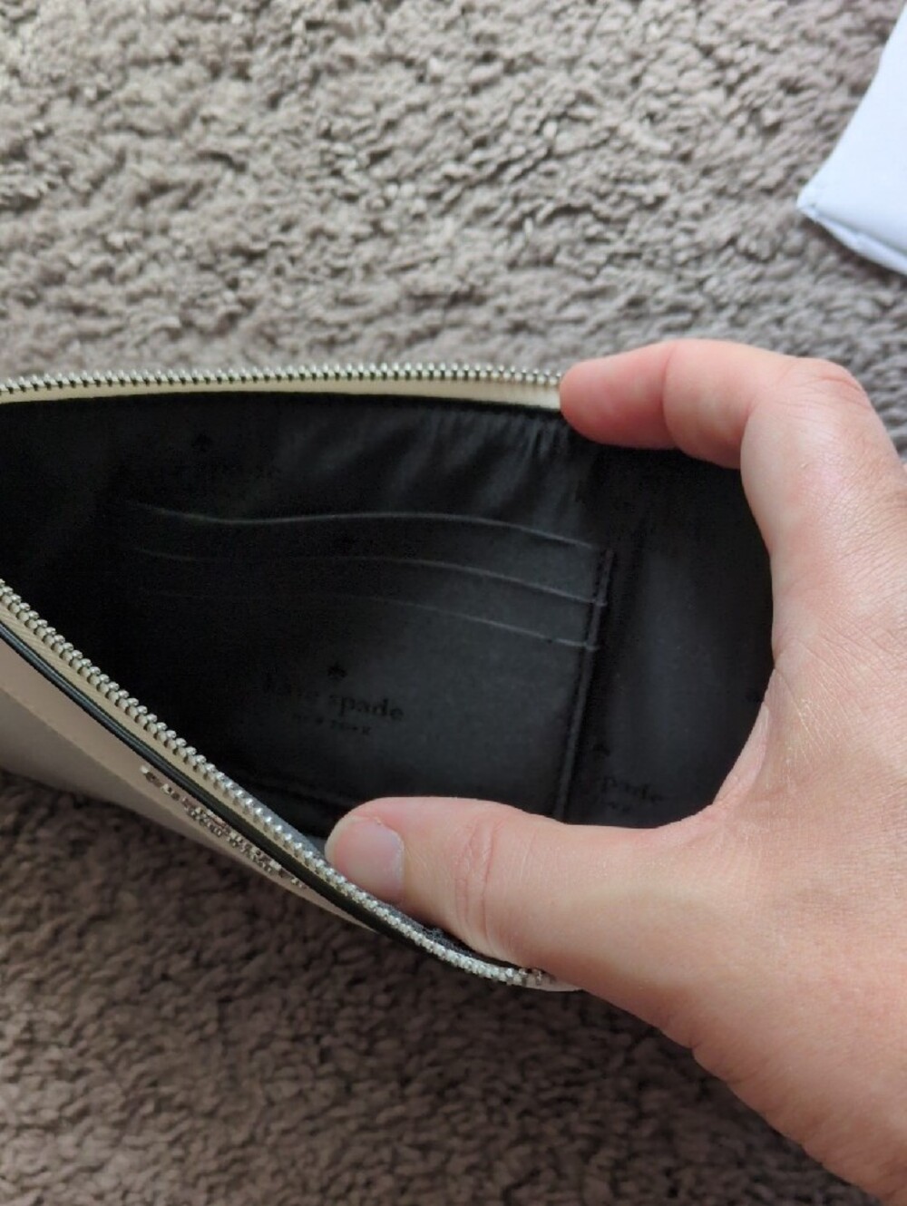 kate spade Two-Tone Zip Wristlet Clutch Wallet in Light Gray & Cream - Picture 3 of 3